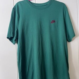 Nike Men's Forest Green Short Sleeve Tee